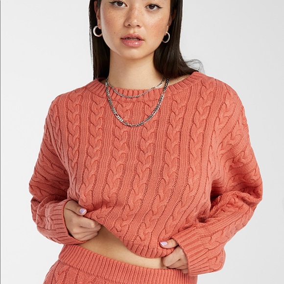 Simons Twik: Cropped Cable Knit Sweater - Picture 5 of 5